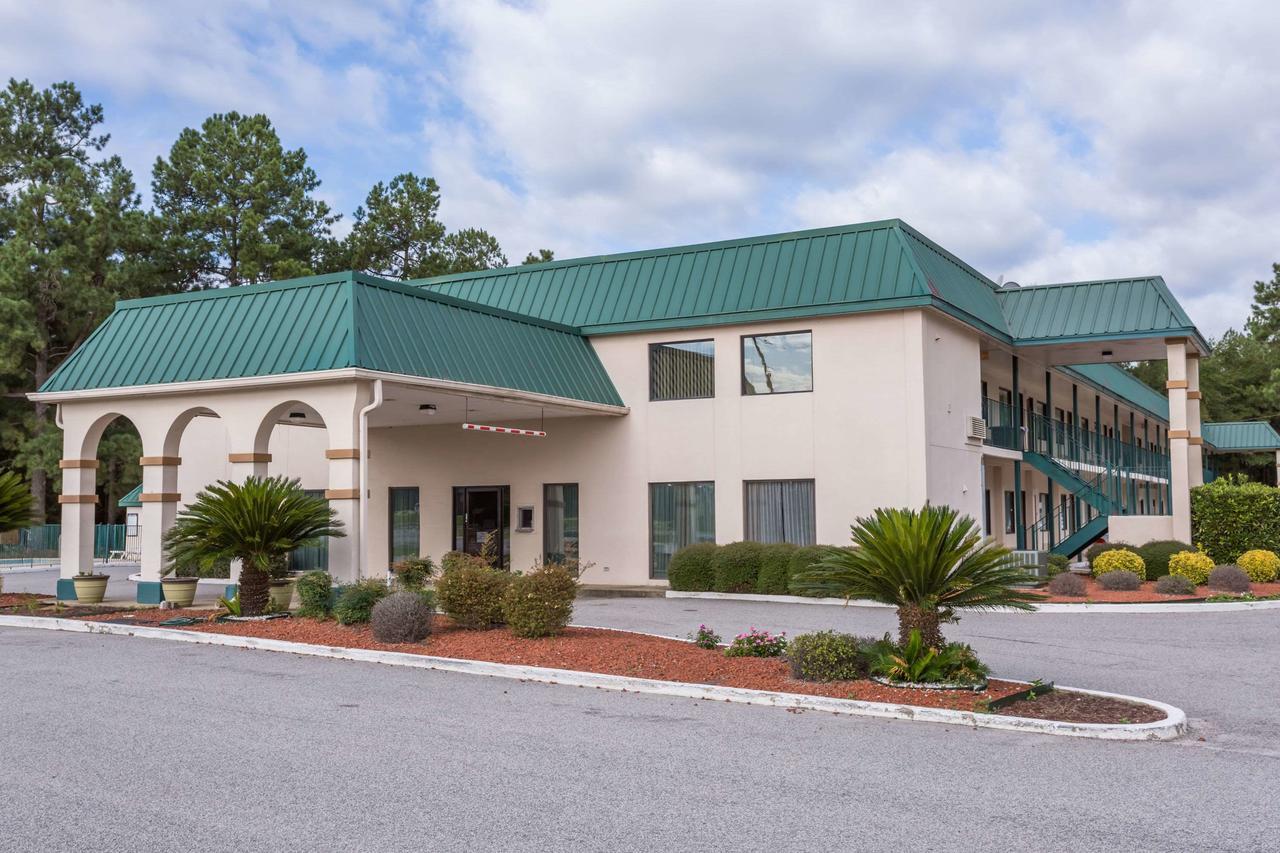 Days Inn By Wyndham Summerton Exterior photo